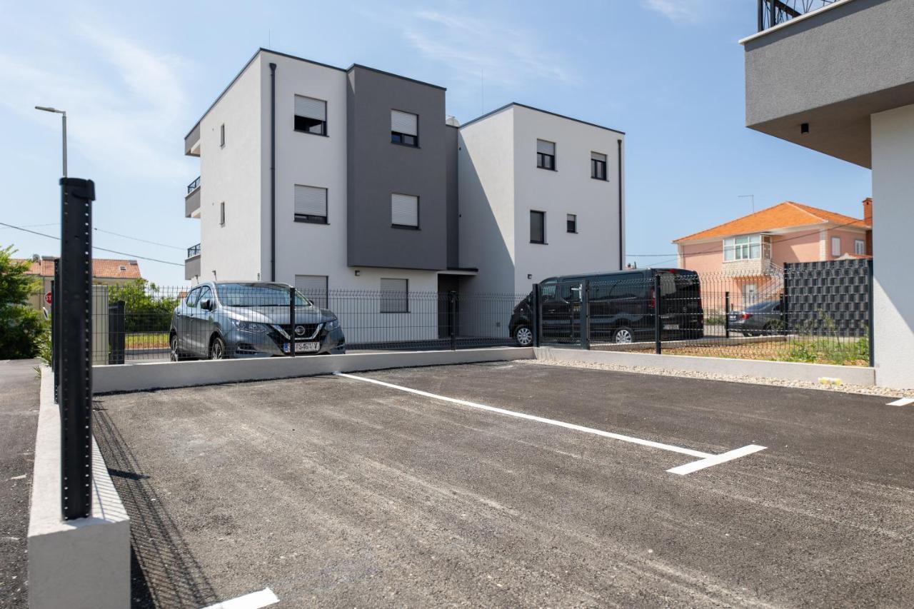 Apartments Maya & Tina Trogir Bagian luar foto