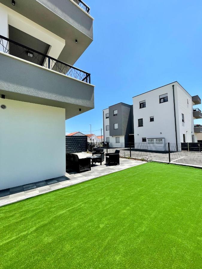 Apartments Maya & Tina Trogir Bagian luar foto